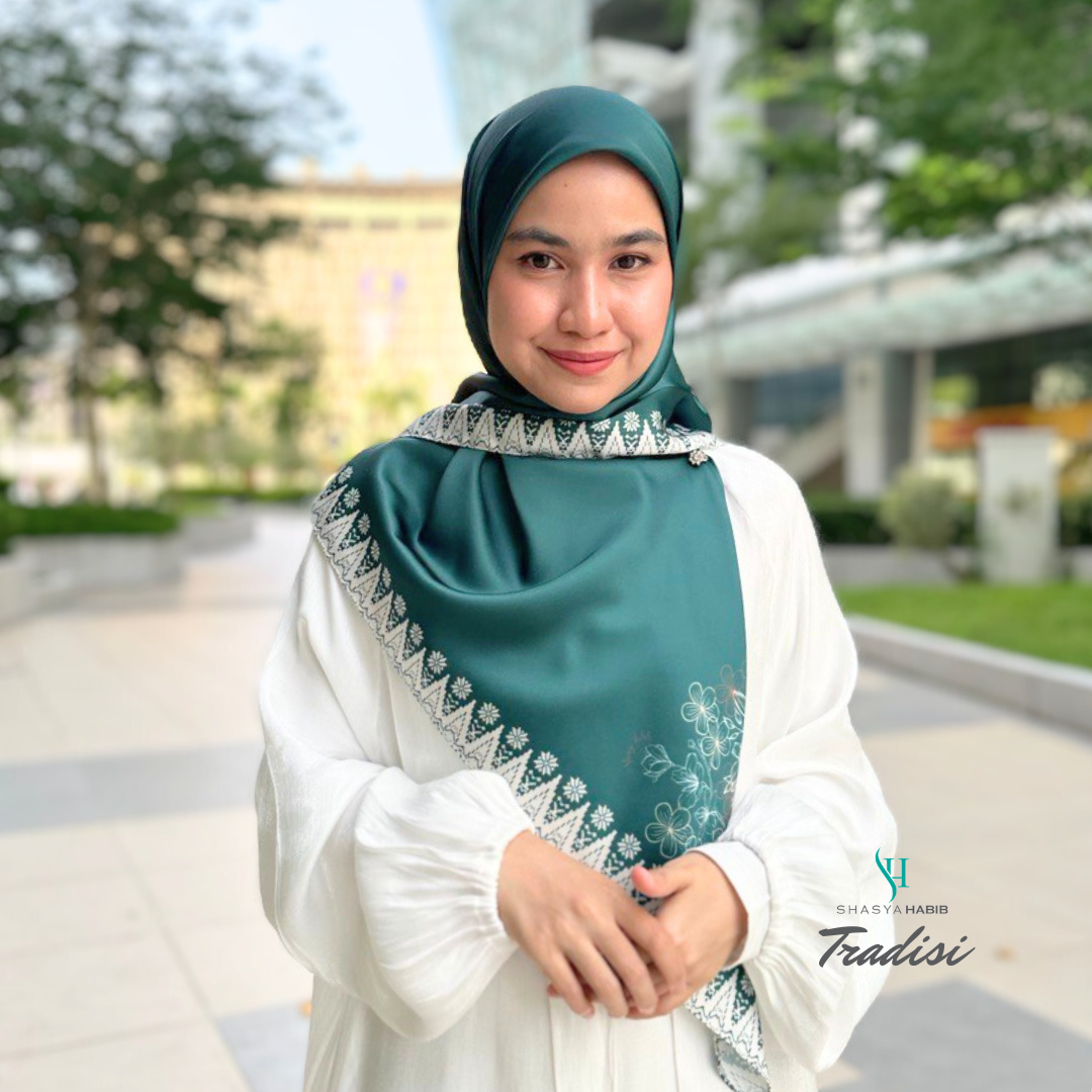 Tradisi | SatinSilk | Emerald Green