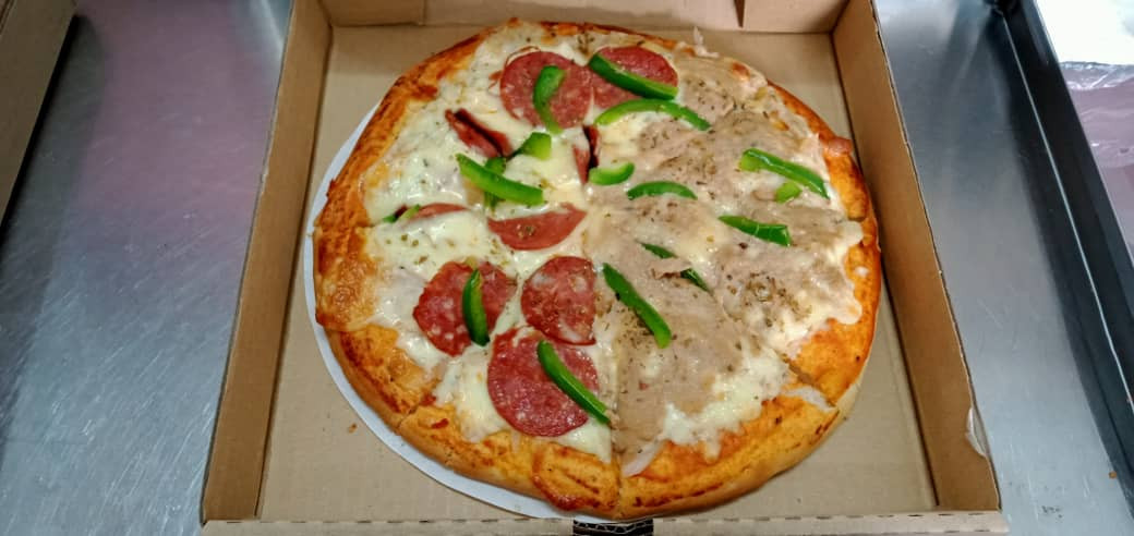 Regular 9 Inch (8 Slices) Mixed Tuna & Beef Pepperoni Pizza