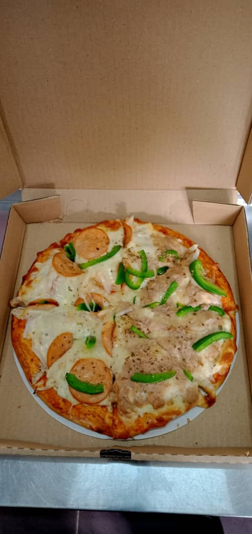 Regular 9 Inch (8 Slices) Mixed Tuna & Chicken Pepperoni Pizza