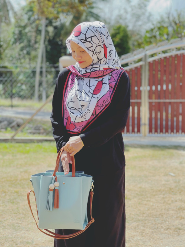 Legacy Fashionista Nina Sling Handbag