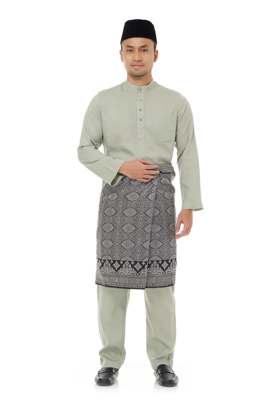TEMPAHAN BAJU MELAYU