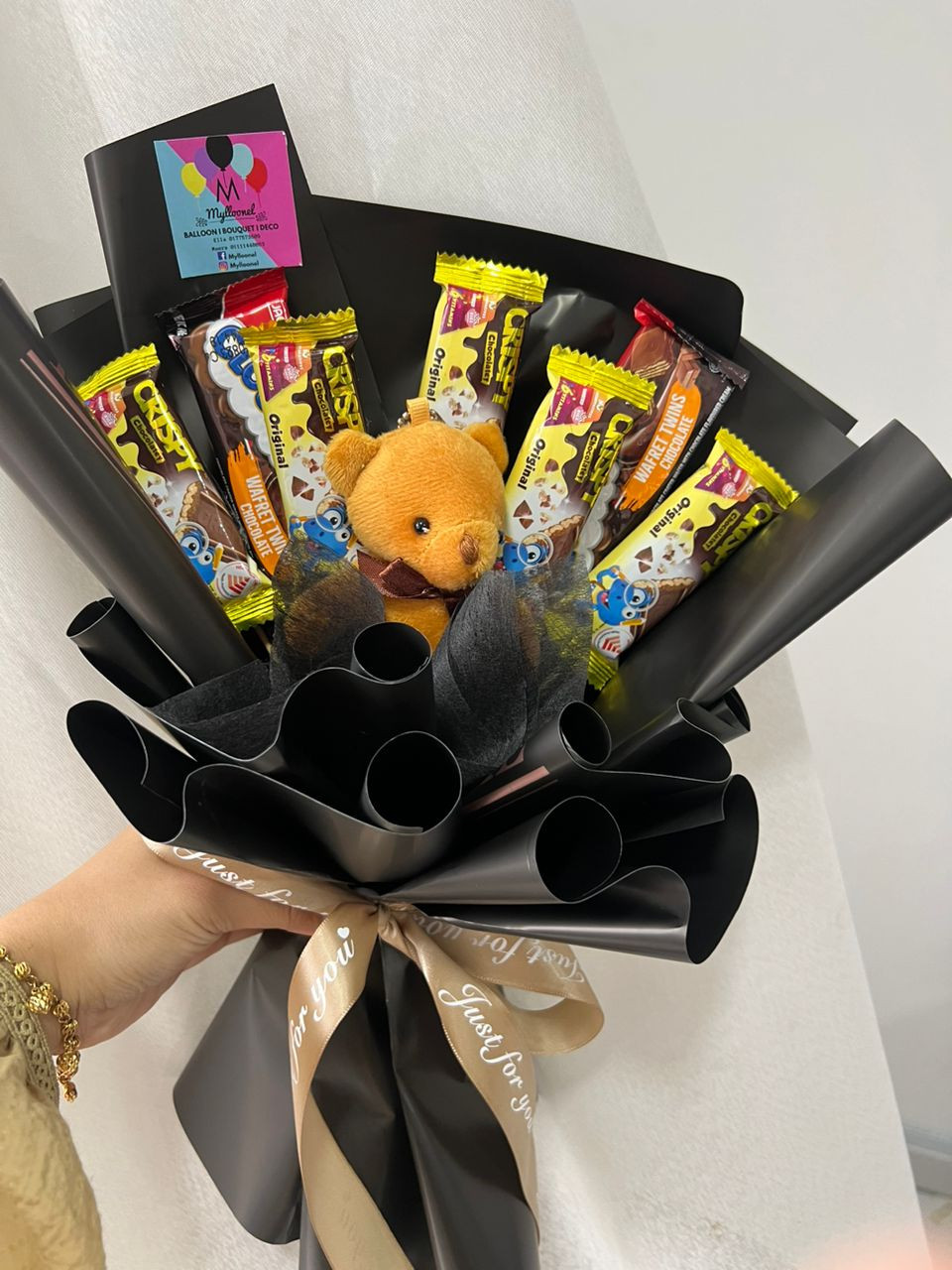 Bouquet flower with chocolate